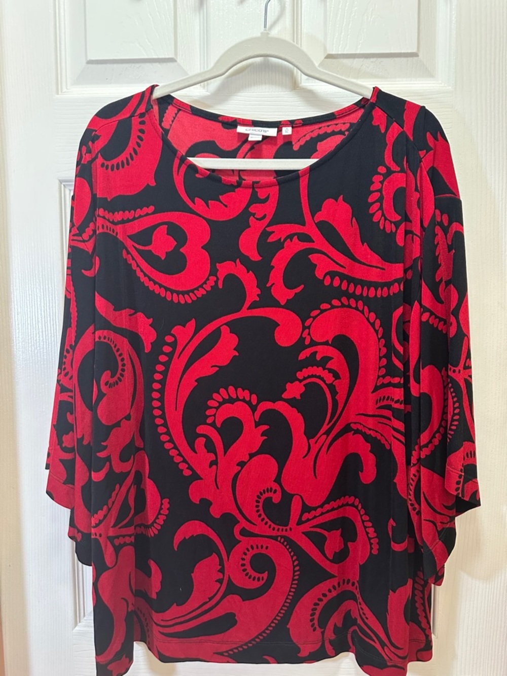 Chico’s Women's Red & Black Patterned Blouse - Scoop Neck